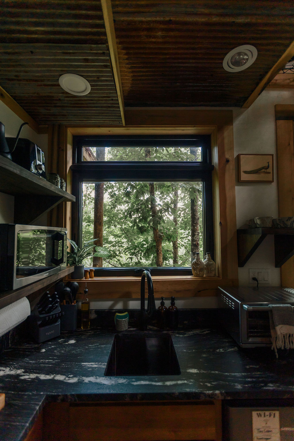 Morel Glamping Cabin with Wifi - Image 15